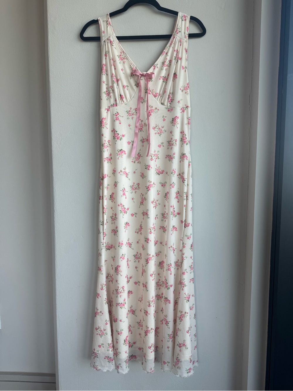Romantic Cottagecore Cream Pink Floral V-Neck Maxi Dress with Ribbon Detail